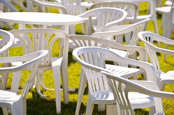  Plastik sandalyeler nasıl temizlenir: kir ve lekelerden tamamen kurtulun