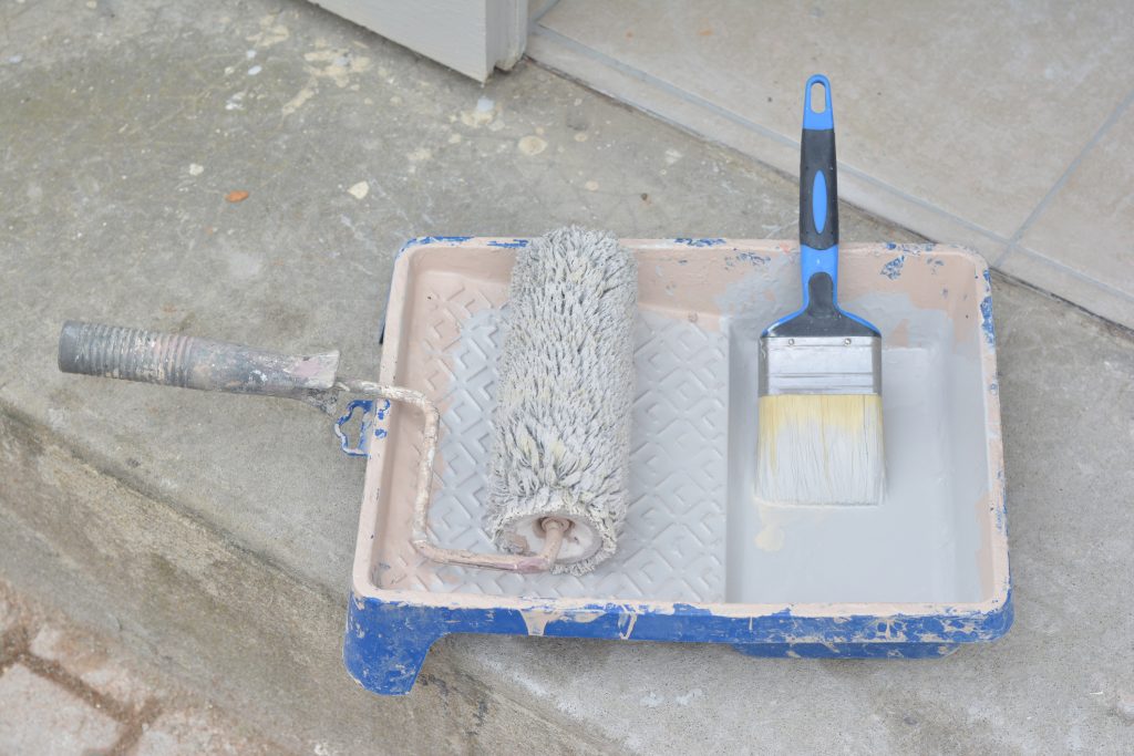  Na-konstruksie skoonmaak: leer hoe om verf van die vloer af te verwyder