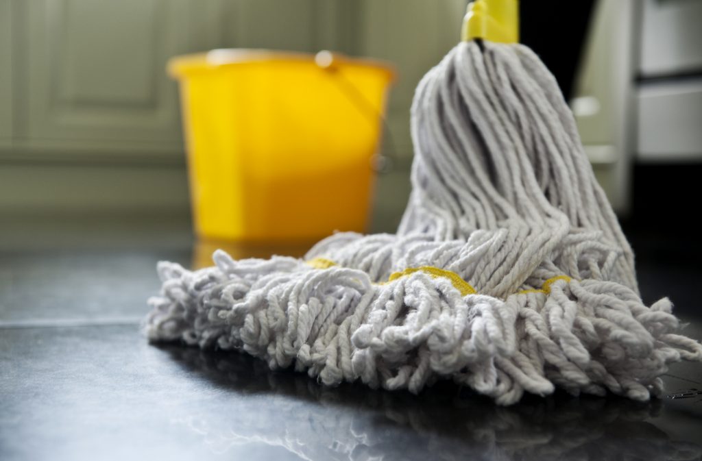  الممسحة أو الممسحة السحرية: أيهما أكثر أهمية عند التنظيف؟