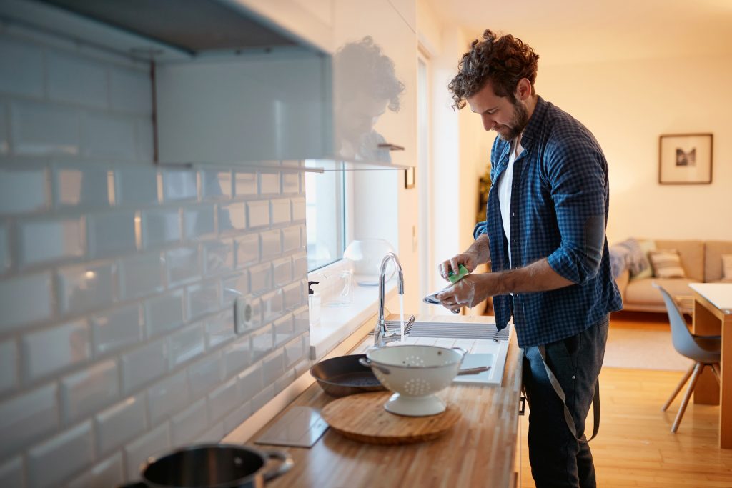  От посудомоечной машины до выбора губки: все, чтобы мыть посуду без мучений