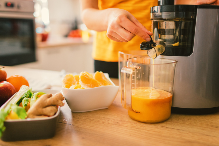  과일 주스기와 원심 분리기를 간단하게 청소하는 방법은 무엇입니까? 팁 보기