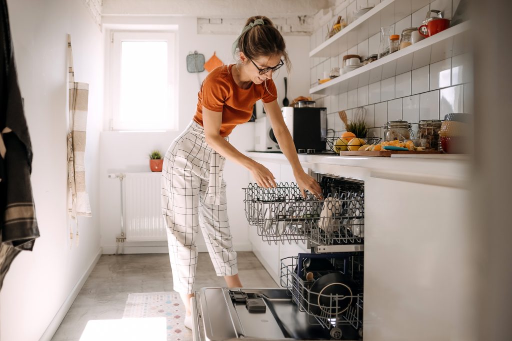  什么是最适合您的洗碗机？ 洗碗机的类型、服务和优点