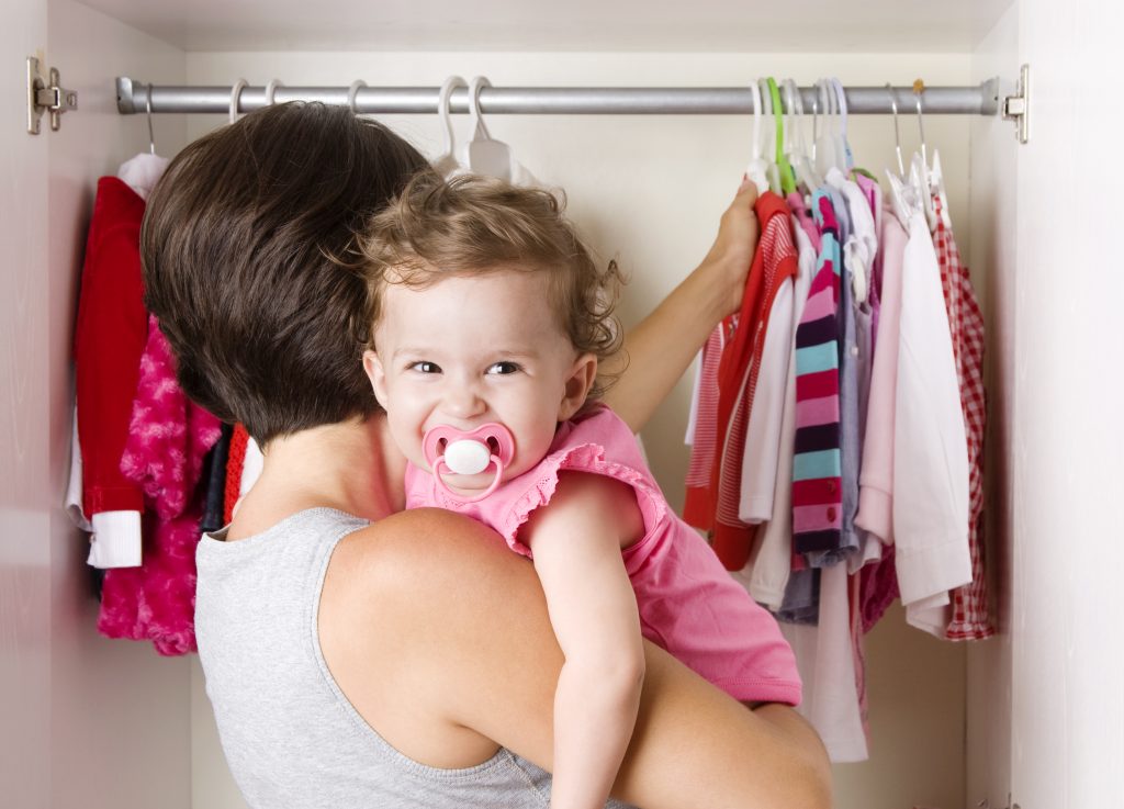  아기 방을 정리하는 방법? 유용하고 간단한 팁을 참조하십시오!