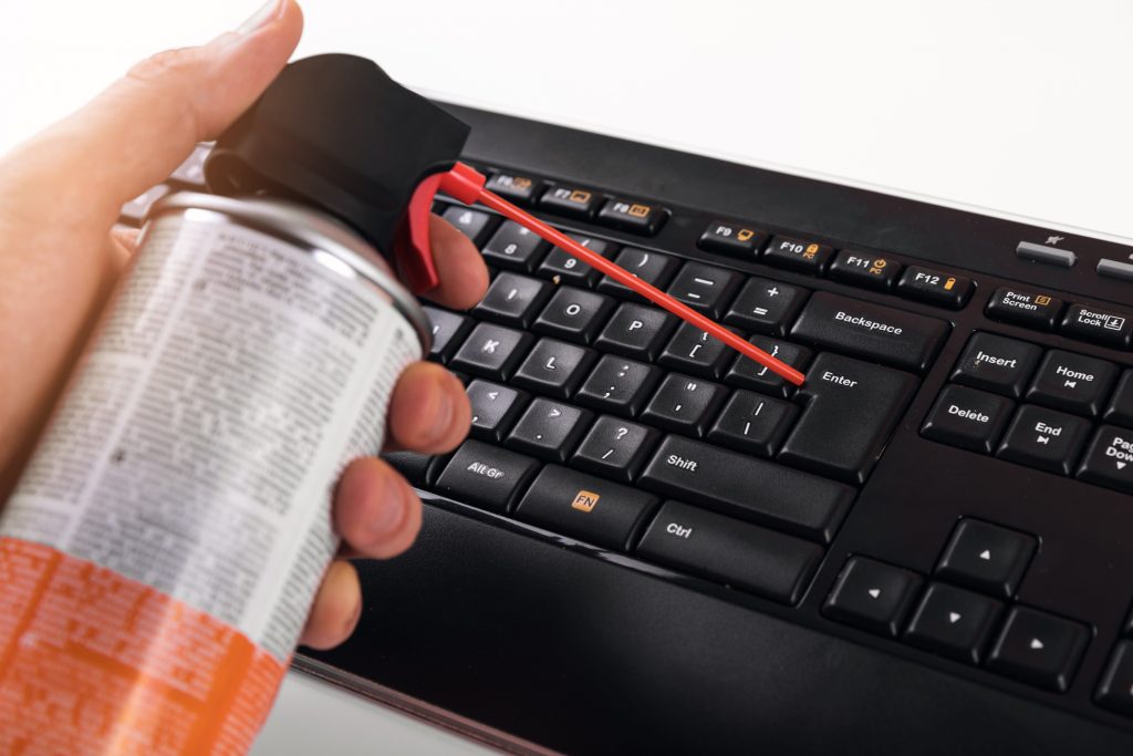  Wie man eine Tastatur reinigt: 7 einfache Tipps