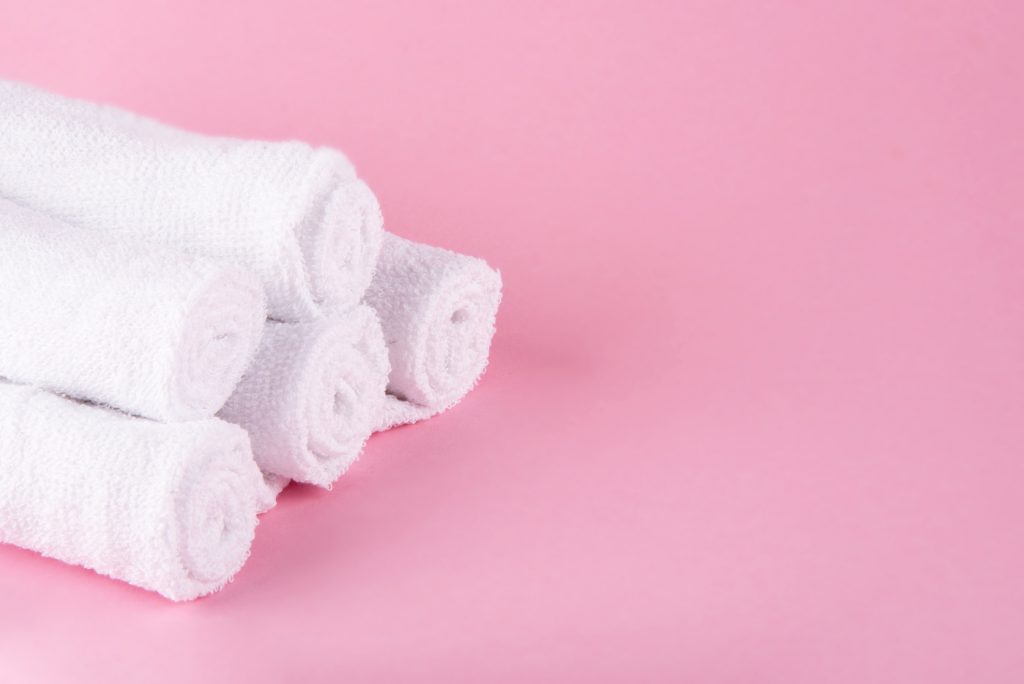  Cách gấp khăn tắm: 3 tuyệt chiêu tiết kiệm không gian