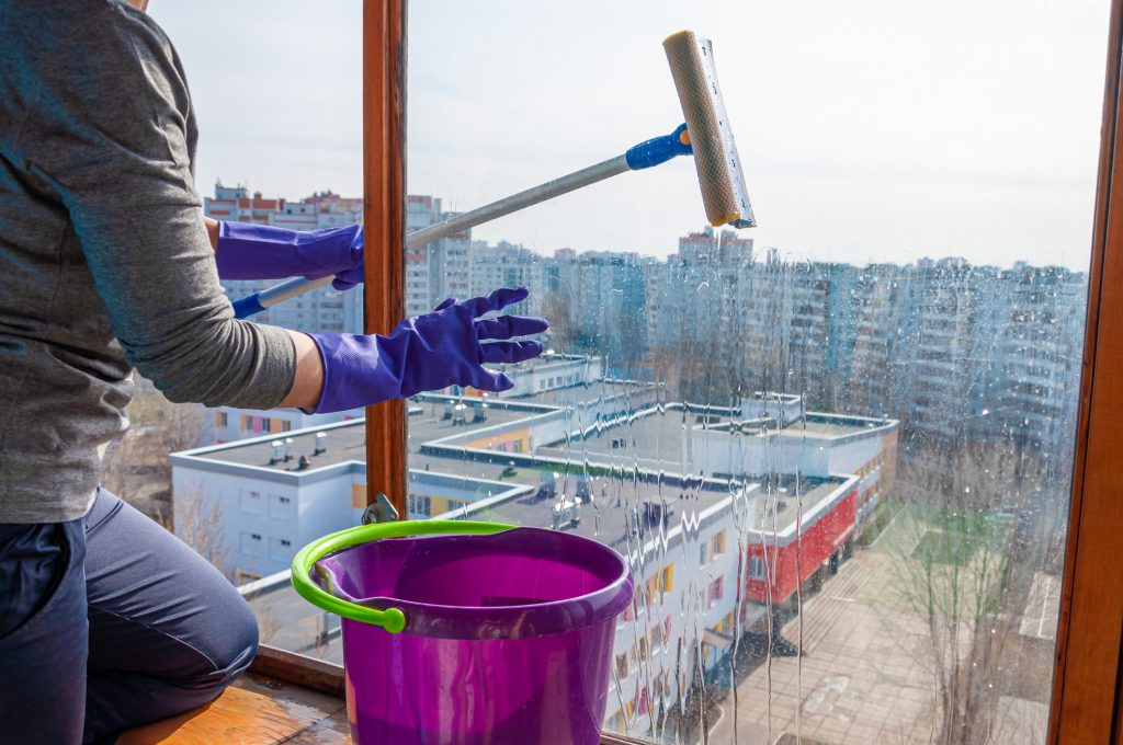  Пошаговая инструкция по очистке балконного стекла